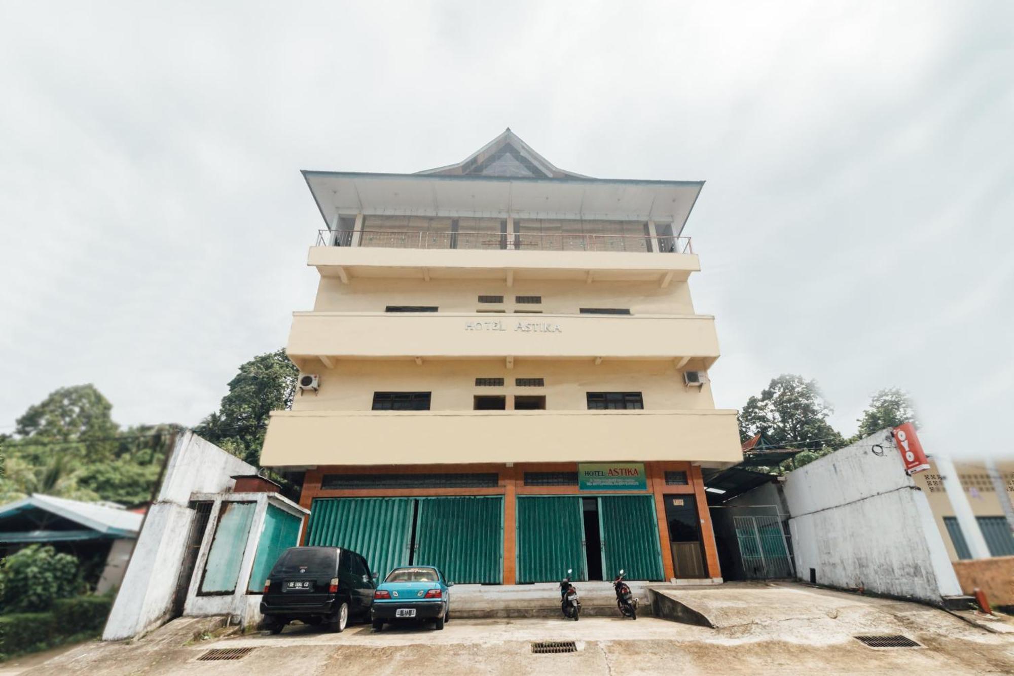 Oyo 2269 Hotel Astika Ambon Bagian luar foto