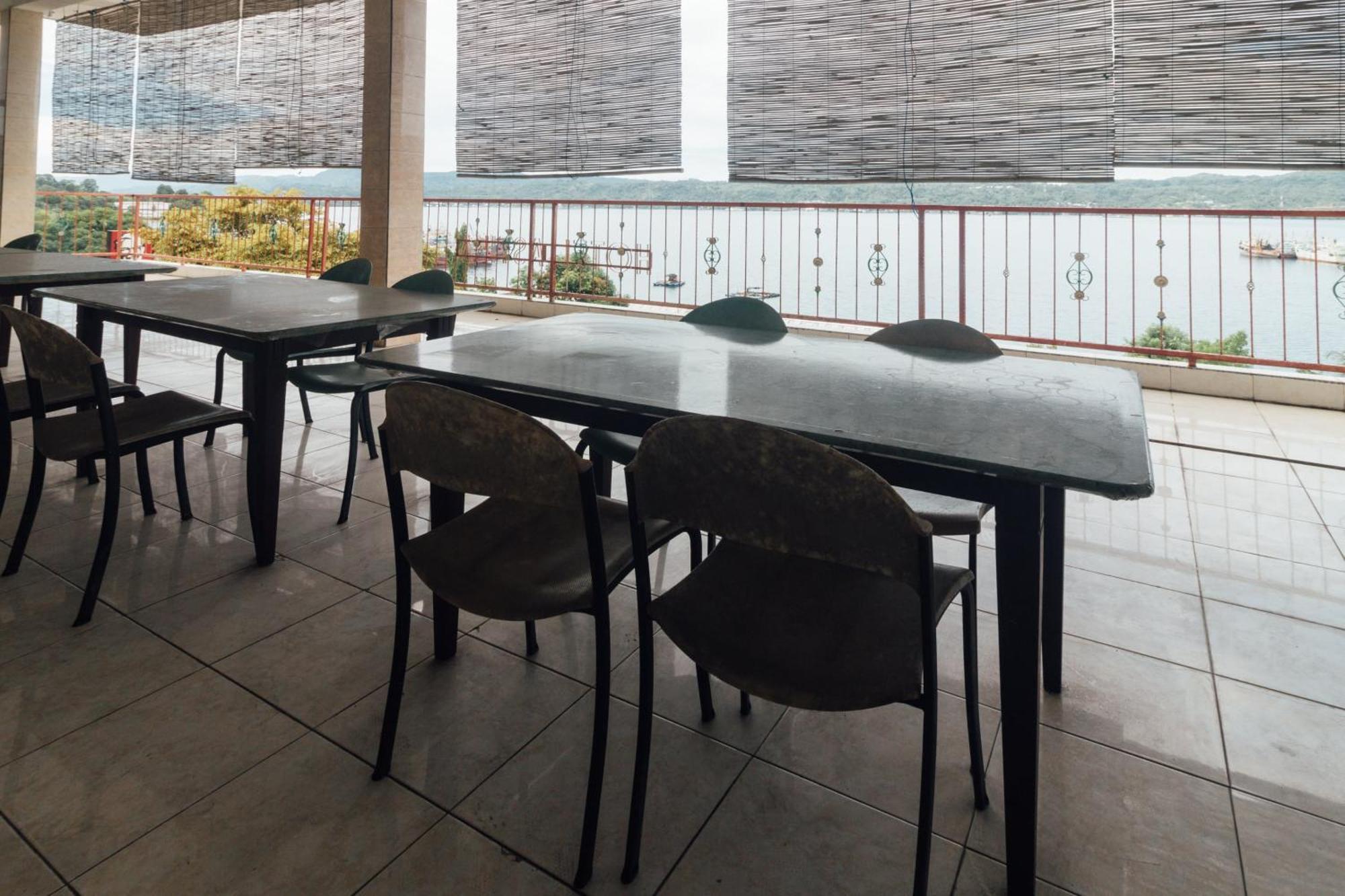 Oyo 2269 Hotel Astika Ambon Bagian luar foto